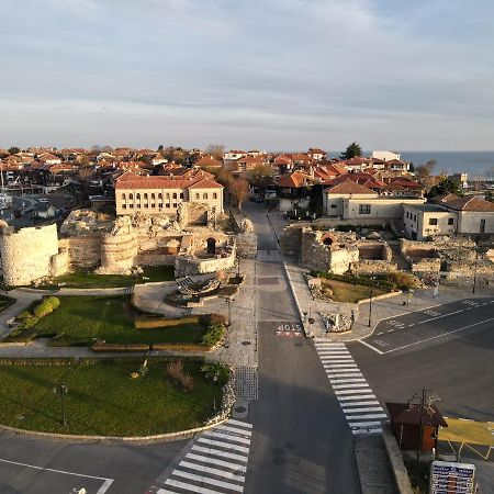 Family Hotel Lebed Несебир Екстер'єр фото